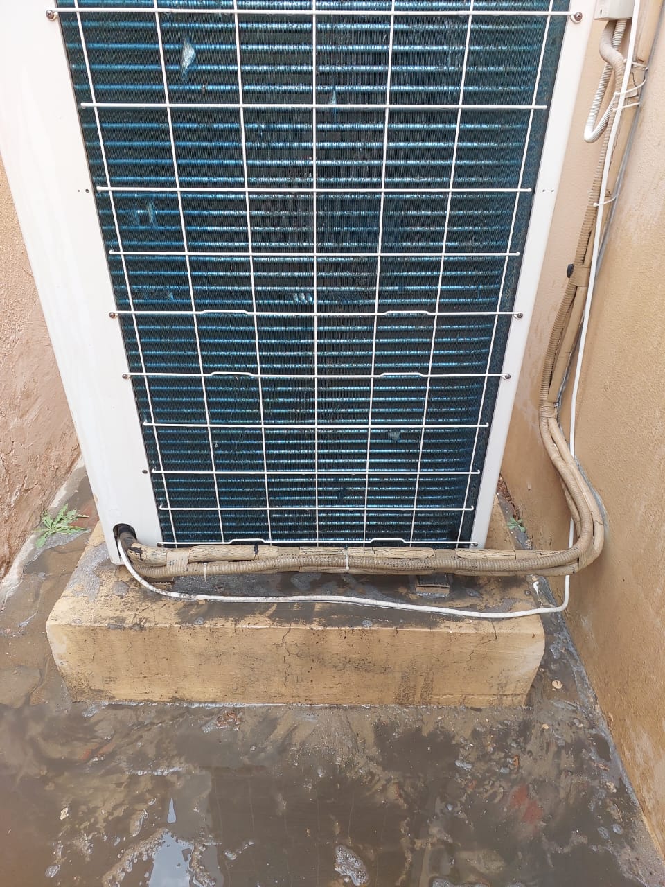 Professional AC Services for Residential and Commercial Properties 10 AC Repairs Dubai | Air Conditioning Repair Company Dubai